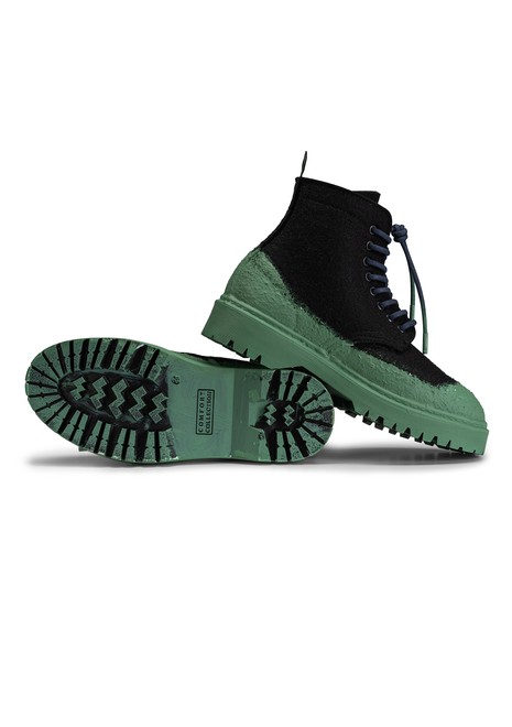 Leather deck shoes