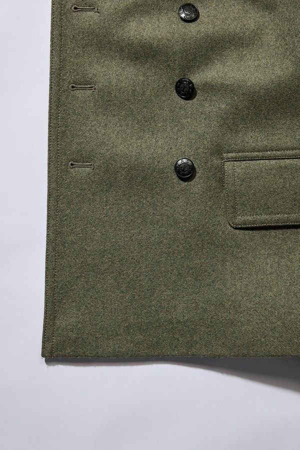 Бушлат двубортный на стеганой подкладке