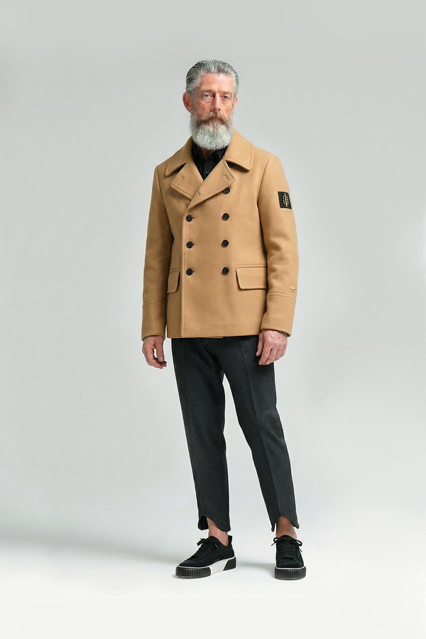 Бушлат двубортный на стеганой подкладке